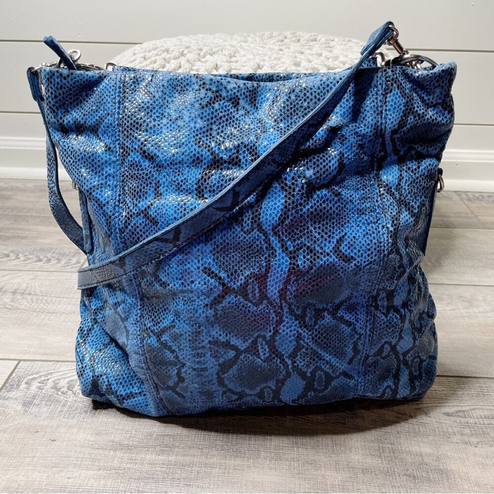 Blue Snake-Print Leather Tote Bag - Stylish Everyday Carry